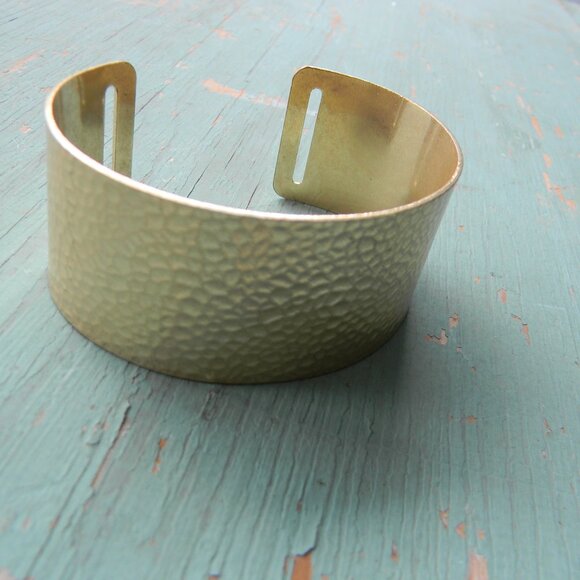 BOHO Chunky Wide Hammered Gold Tone Cuff Bangle Bracelet ONE SIZE FITS MOST - Picture 2 of 7